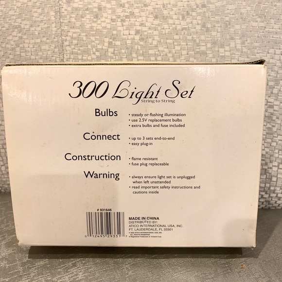 CHRISTMAS LIGHTS 300 bulbs, Some does not light - Picture 3 of 3